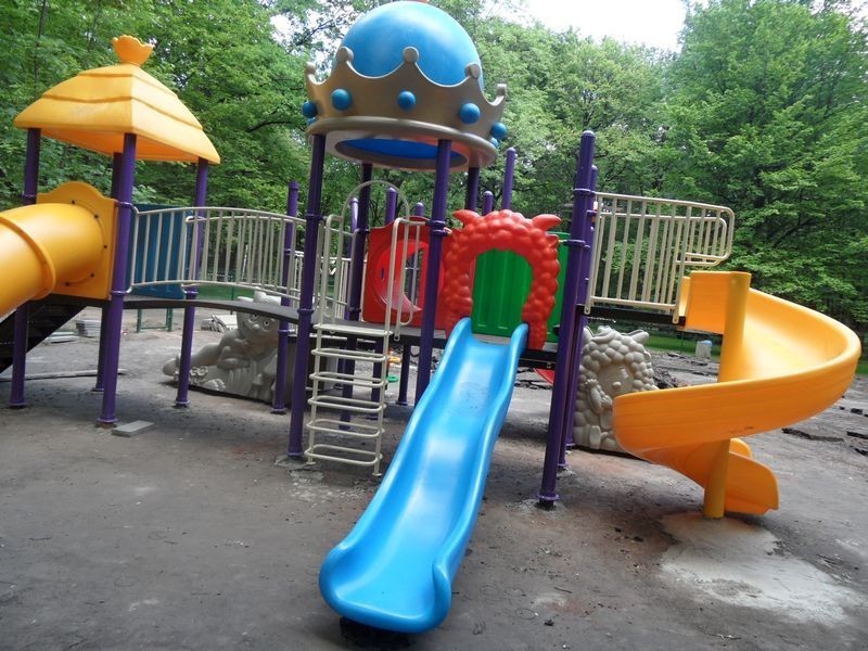 Świętochłowice: W parku im. Mieszkańców Heiloo budują nowy plac zabaw. Przyda się?