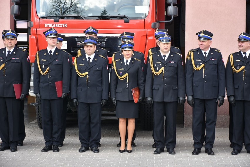 Wicepremier Jacek Sasin w Chełmie. Przekazał nowoczesny wóz bojowy i promesy dla OSP. Zobacz zdjęcia