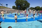 Wodny plac zabaw w Parku Jordana w Krakowie - oaza dla dzieci w gorące dni! Idealne miejsce na wakacyjny relaks 