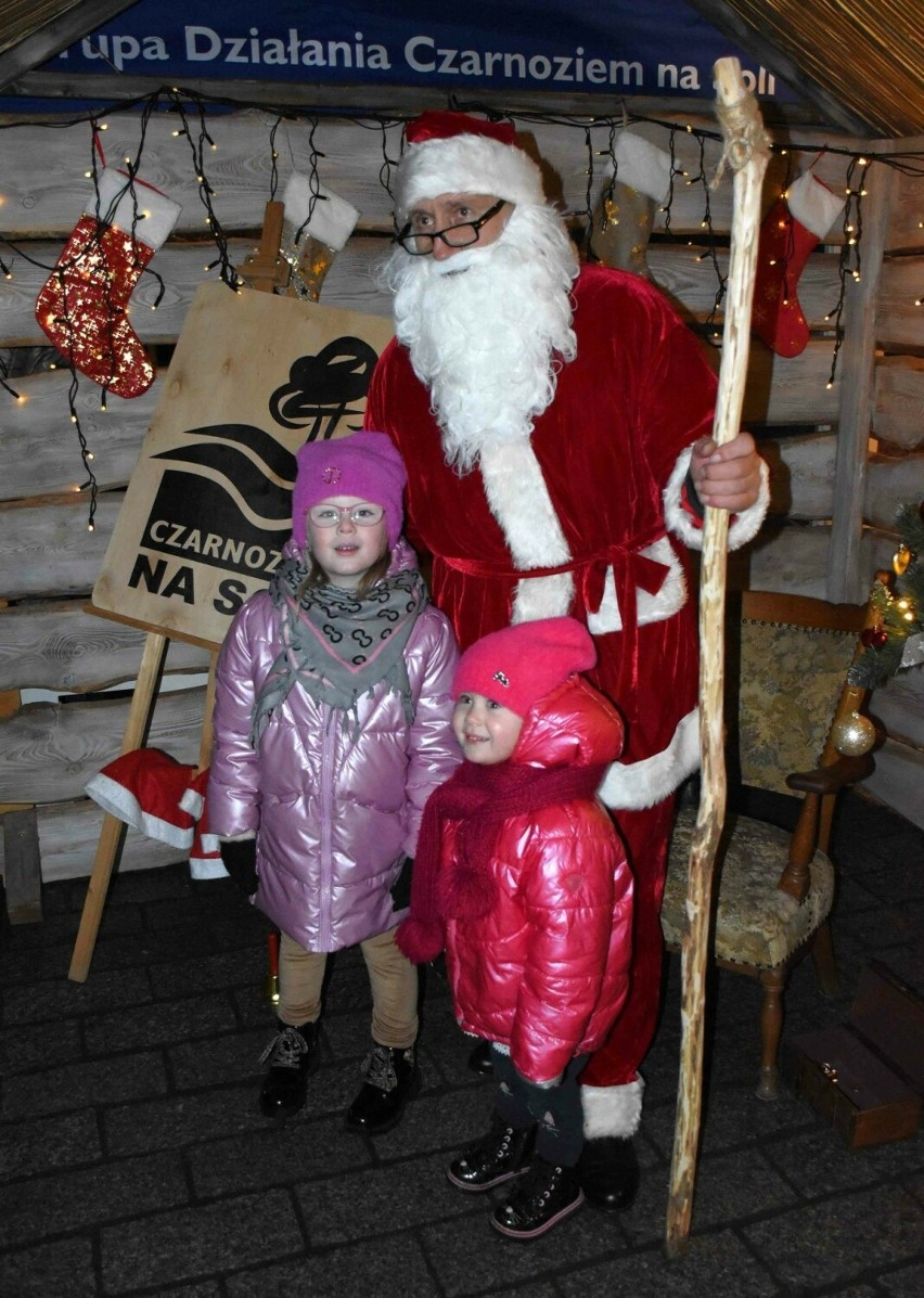 Boże Narodzenie coraz bliżej, więc na Rynku w Kruszwicy...