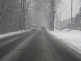 Atak zimy w Raciborzu: Drogi są przejezdne, ala warunki fatalne