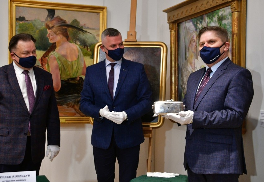 Muzeum Malczewskiego w Radomiu ma dwa nowe obrazy przekazane przez władze Mazowsza