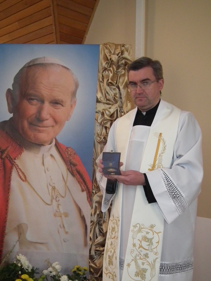 Kwiatonowice mają relikwie św. Jana Pawła II