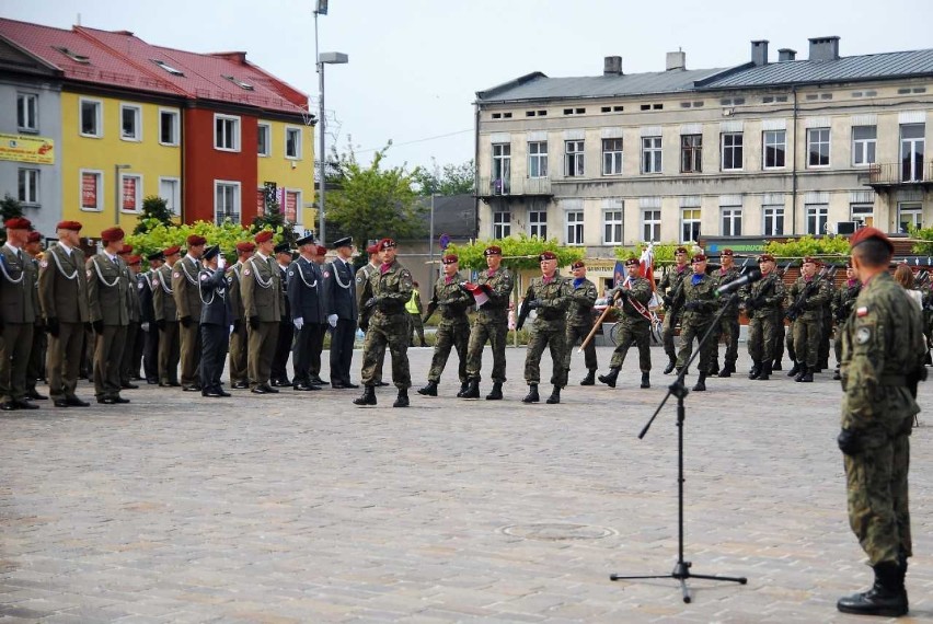 Obchody święta Wojska Polskiego na pl. Kościuszki w Tomaszowie Maz. [galeria zdjęć, film]