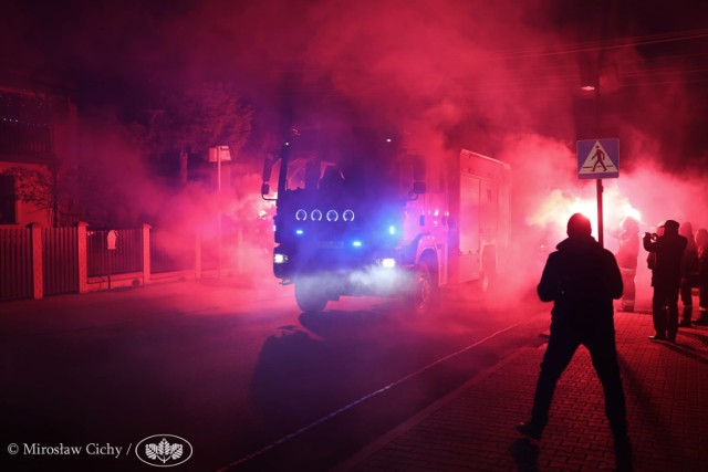 Na nowy wóz bojowy strażacy z OSP Sączów czekali od lat