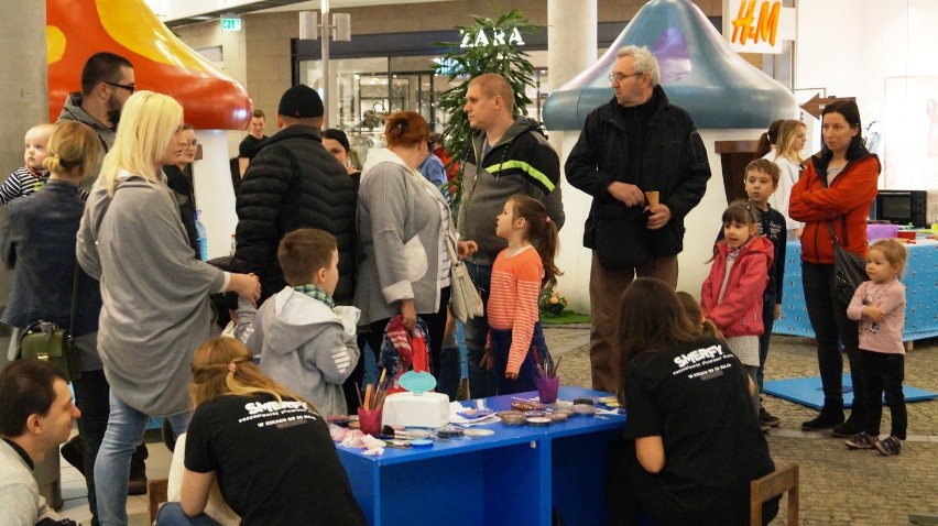 Weekend ze smerfami przyciągnął mnóstwo dzieci do Focus Mall w Bydgoszczy [zdjęcia, wideo] 
