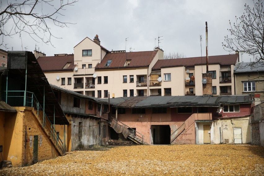 Kraków. Podgórze. Te domy mogłyby posłużyć jako plan do...