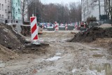LESZNO. Trwa przebudowa ulicy Niemieckiej. Z części nowego parkingu, od strony cmentarza, kierowcy już korzystają  [ZDJĘCIA]
