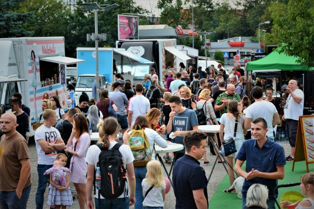 Pierwszy w tym roku zlot food trucków pod Galerią Kazimierz potrwa od piątku do niedzieli