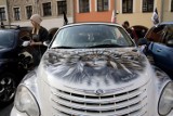 Zlot samochodów marki Chrysler PT Cruiser na legnickim rynku, zobaczcie zdjęcia