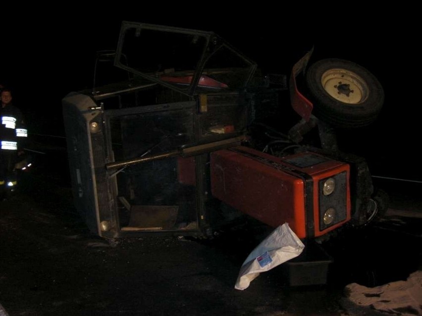Oleśnica: Przewrócony ciągnik rolniczy utrudnił ruch na drodze K11