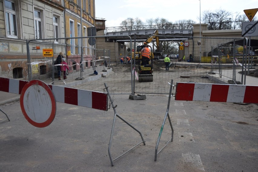 Prace na skrzyżowaniu Garbary ze Spichrzowej i Składową...