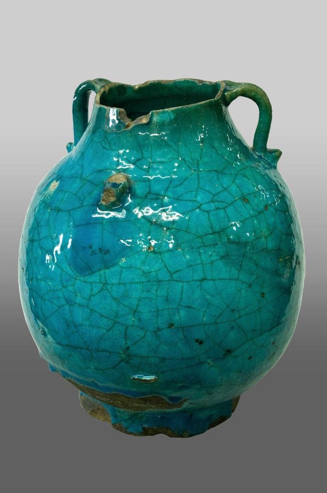 Dzban, Persja, Dagestan(?), XVIII/XIX w., ceramika formowana na kole wł. Muzeum Narodowe w Poznaniu
