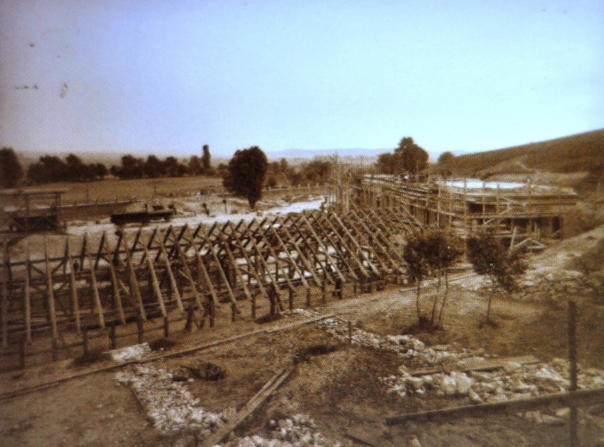Budowa miejskiego wodociągu 1900 r.