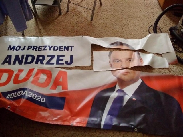 Sprawą niszczenia banerów kandydata na prezydenta Andrzeja Dudy zajęła się już policja