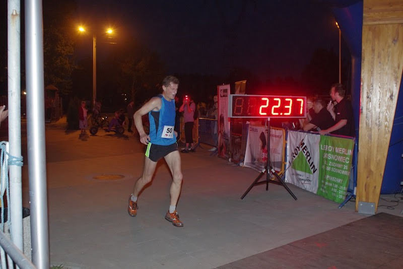 Dąbrowa Górnicza: I Bieg Nocny Świetlików oraz marsz Nordic Walking [ZDJĘCIA]