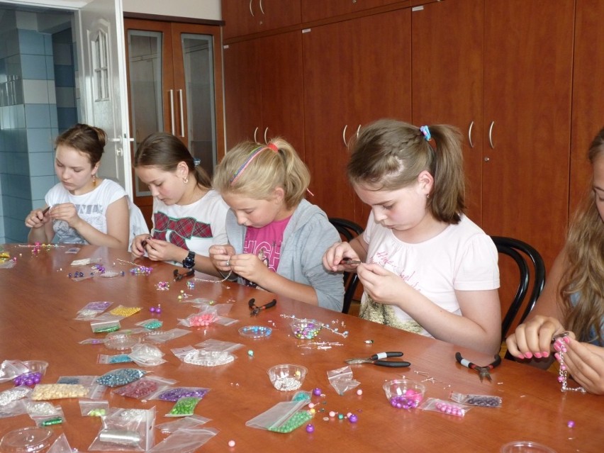 Warsztaty tworzenia biżuterii w MDK w Radomsku