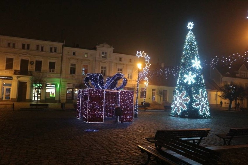 Gostyń. Mniej świątecznych dekoracji. W sylwestra NIE będzie też pokazu sztucznych ogni [ZDJĘCIA]