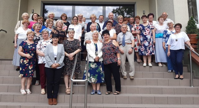 Seniorzy z Wąbrzeźna studiujący na Uniwersytecie Trzeciego Wieku rozpoczęli wakacje