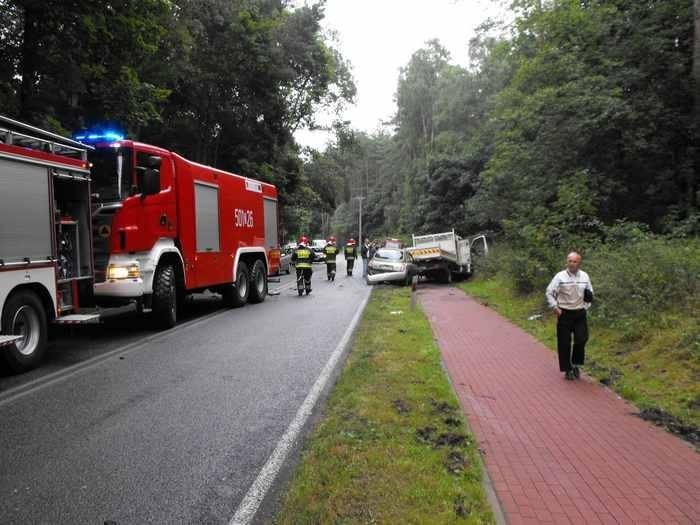 Przez około 3 godziny droga była zamknięta w obu kierunkach,...