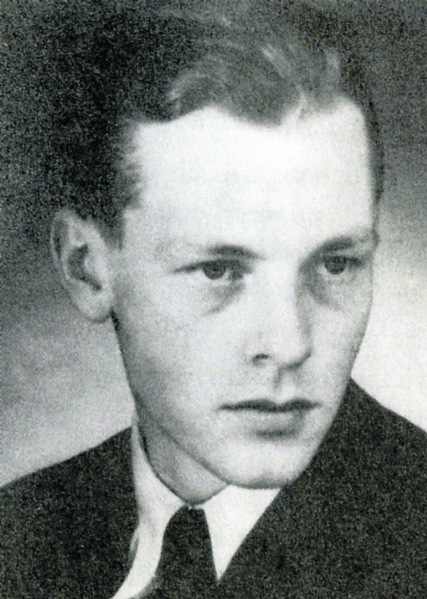 Adam Kułakowski (1919-1943), syn Henryka, w l. 20. prezesa...