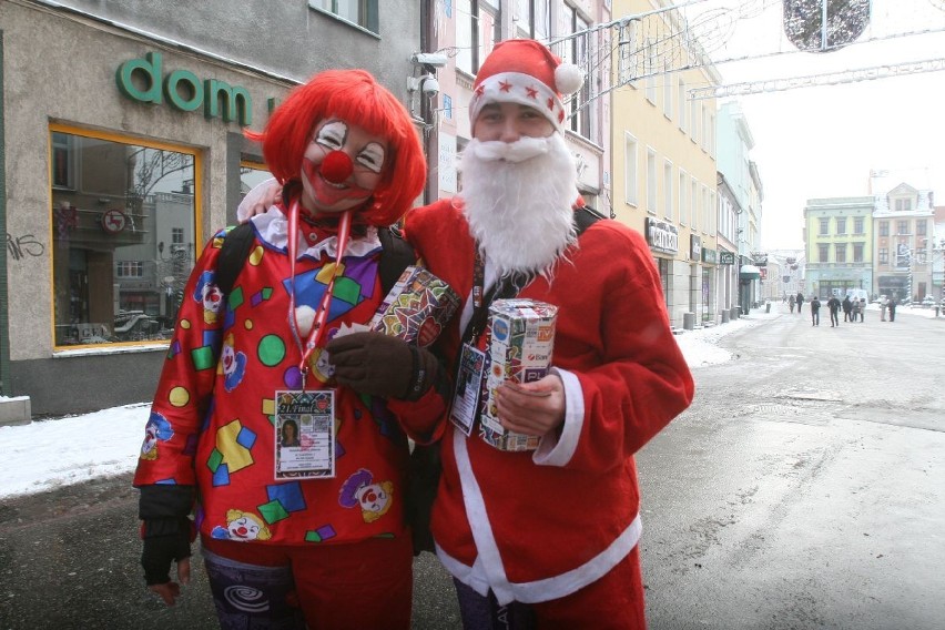 WOŚP Rybnik: Wolontariusze zbierają pieniądze na ulicach miasta