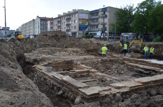 Pozostałości budynku u zbiegu Chrobrego i Jagiełły są bardzo dobrze zachowane.