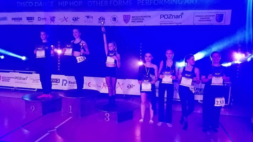   Młode tancerki z FUKS i CODA z Konińskiego Dom Kultury na podium,podczas  V Ogólnopolskich Mistrzostwach w tańcu nowoczesnym Mark’n’Move