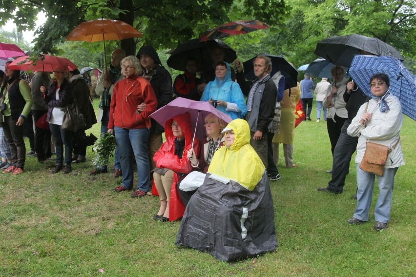 Festyn z okazji rozpoczęcia lata w łódzkim parku Helenów