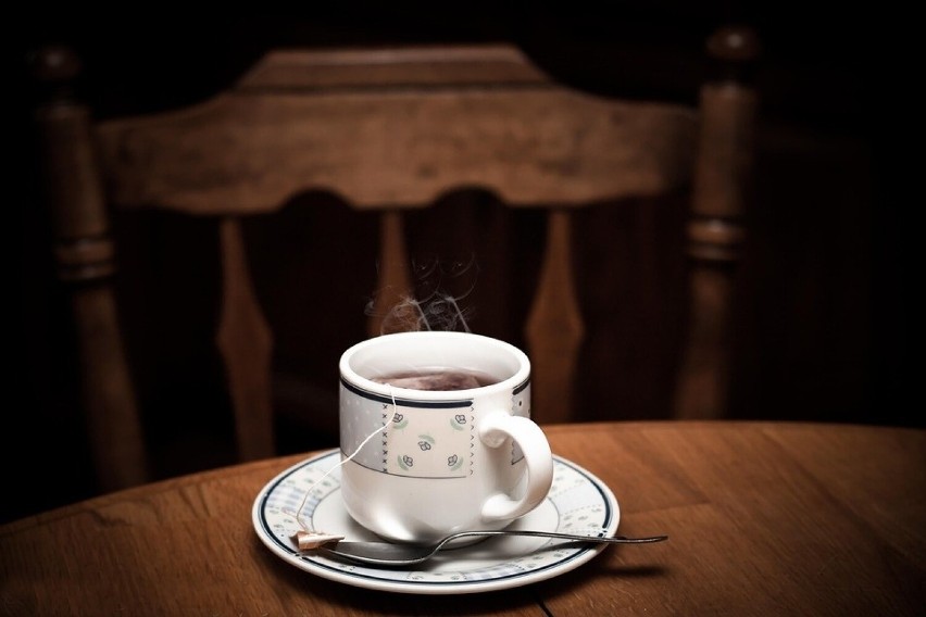 Herbata to popularny napój, który spożywamy często do...