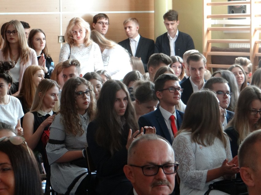 Koniec roku szkolnego 2018 w II LO w Radomsko [ZDJĘCIA, FILM]