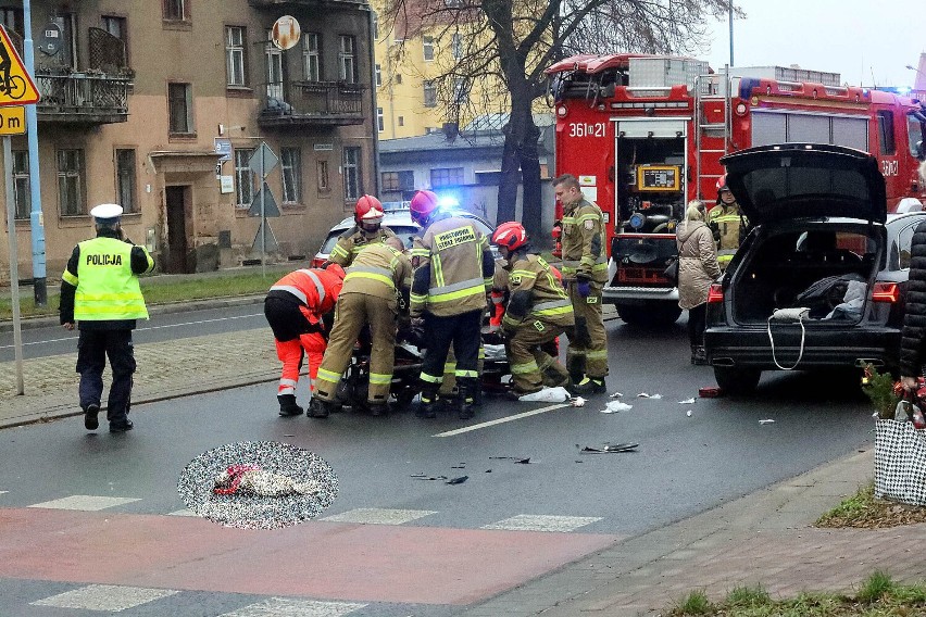 Potrącenie na przejściu dla pieszych w Legnicy. Ranna została kobieta, pies nie przeżył, zdjęcia