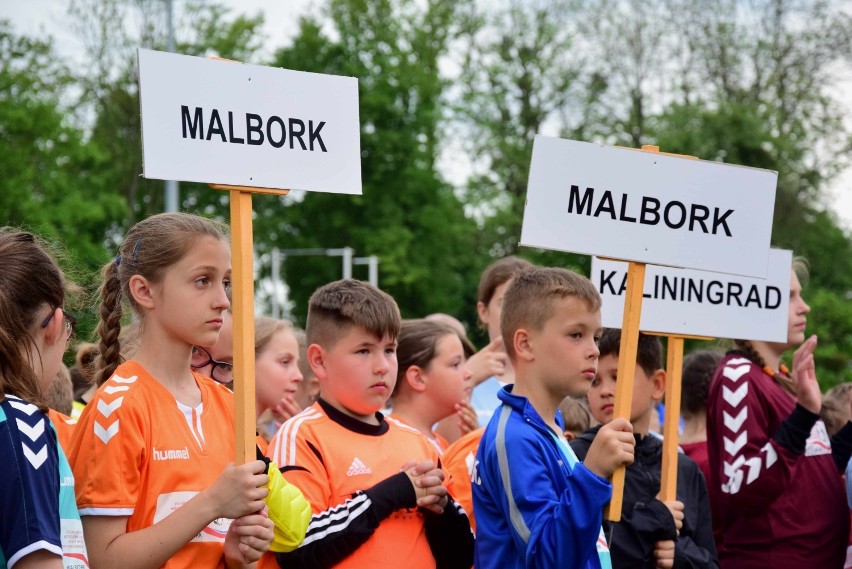 Mistrzostwa strefy przygranicznej w Malborku rozpoczęte [ZDJĘCIA]. W sobotę mecze grupowe, w niedzielę faza pucharowa