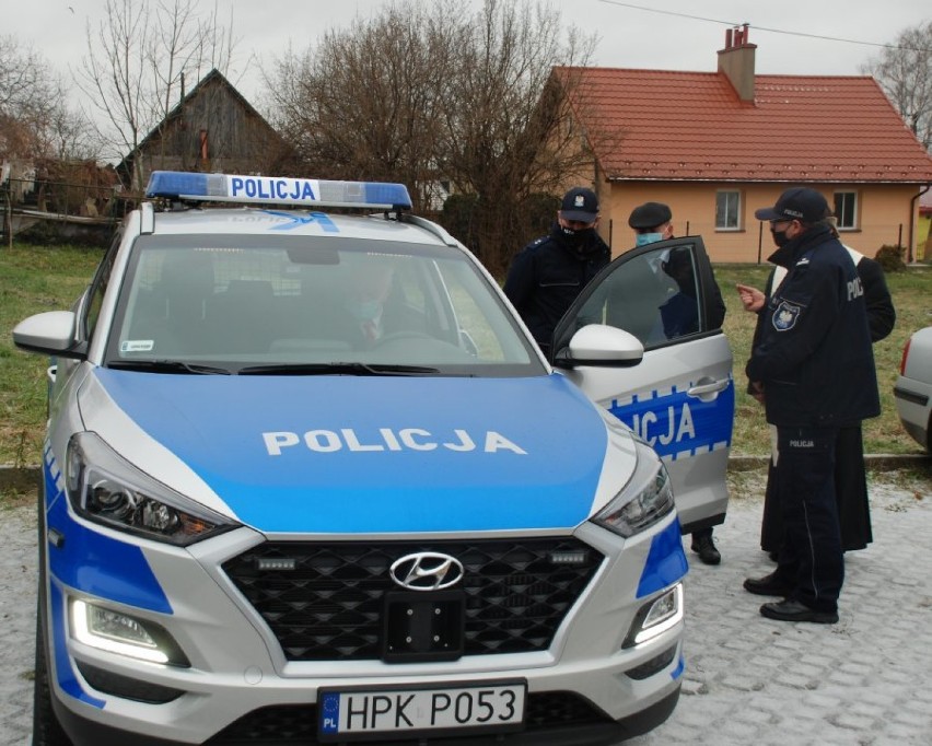 Policjanci z Medyki dostali nowy oznakowany radiowóz [ZDJĘCIA]