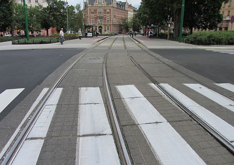 Poznań - Odnowiony plac Cyryla Ratajskiego [ZDJĘCIA]