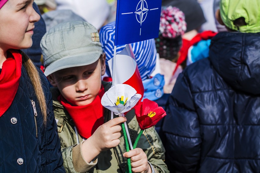 Amerykańcy żołnierze na ulicach Warszawy. Przyjechali do...