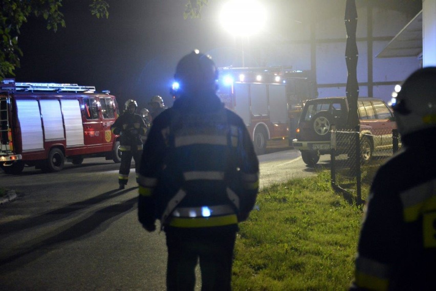 Nocny pożar w przetwórni owoców w Jarogniewicach w gminie Czempiń