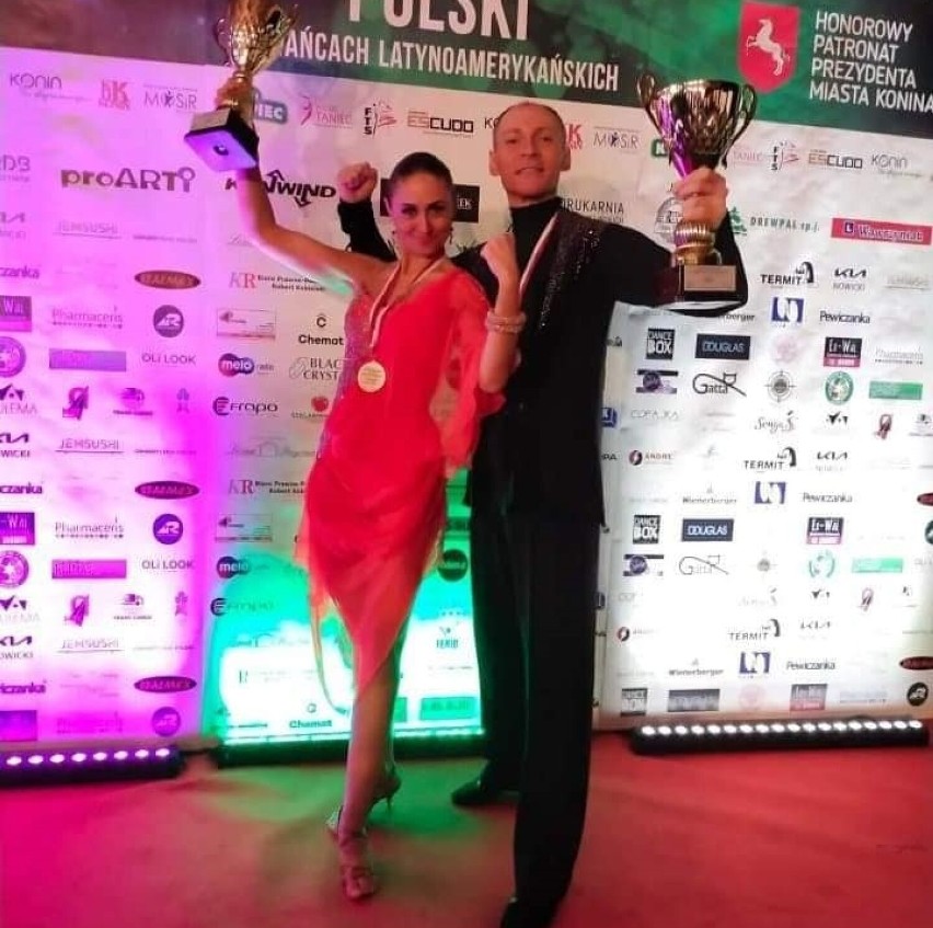 Głogowianie Małgorzata Szczęsna i Paweł Pachuta obronili tytuł Mistrzów Polski w tańcach latynoamerykańskich!