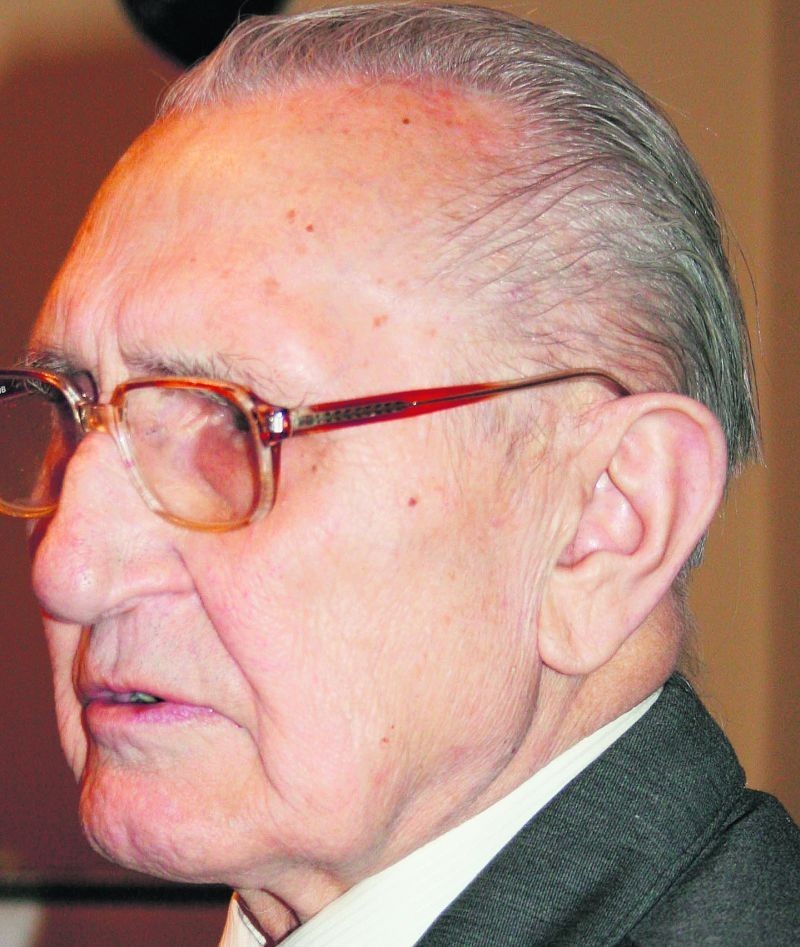 Maksymilian 
Karwot z Rybnika.
Zaginął 5 lipca 2011.
Ma 79...