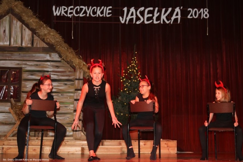 Grupa teatralna "Synestezja wrażeń" wystąpiła w świątecznym repertuarze [ZJDĘCIA]