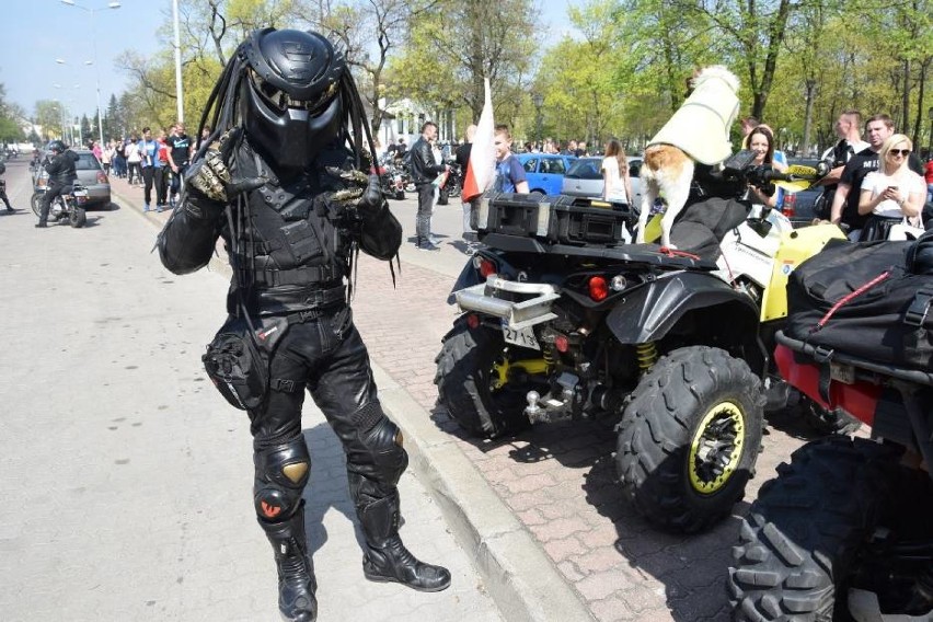 Sezon motocyklowy 2020 w Suwałkach. W tym roku rozpoczęcia trudno się spodziewać. Zobaczcie, co działo się w latach minionych [Zdjęcia]