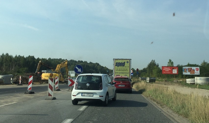 Tak się powinno jeździć na suwak. Sprawdziliśmy to na drodze [WIDEO]