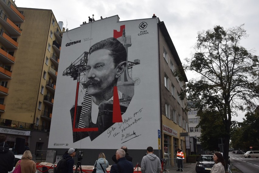 Najpierw pomnik, teraz mural Tadeusza Wendy w Gdyni. Legendarny inżynier doceniony. "Serce się cieszy". [23.09.2021]