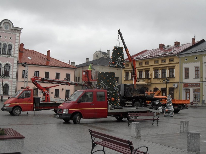 Oświetlenie świąteczne w Żywcu zdemontowane [ZDJĘCIA]