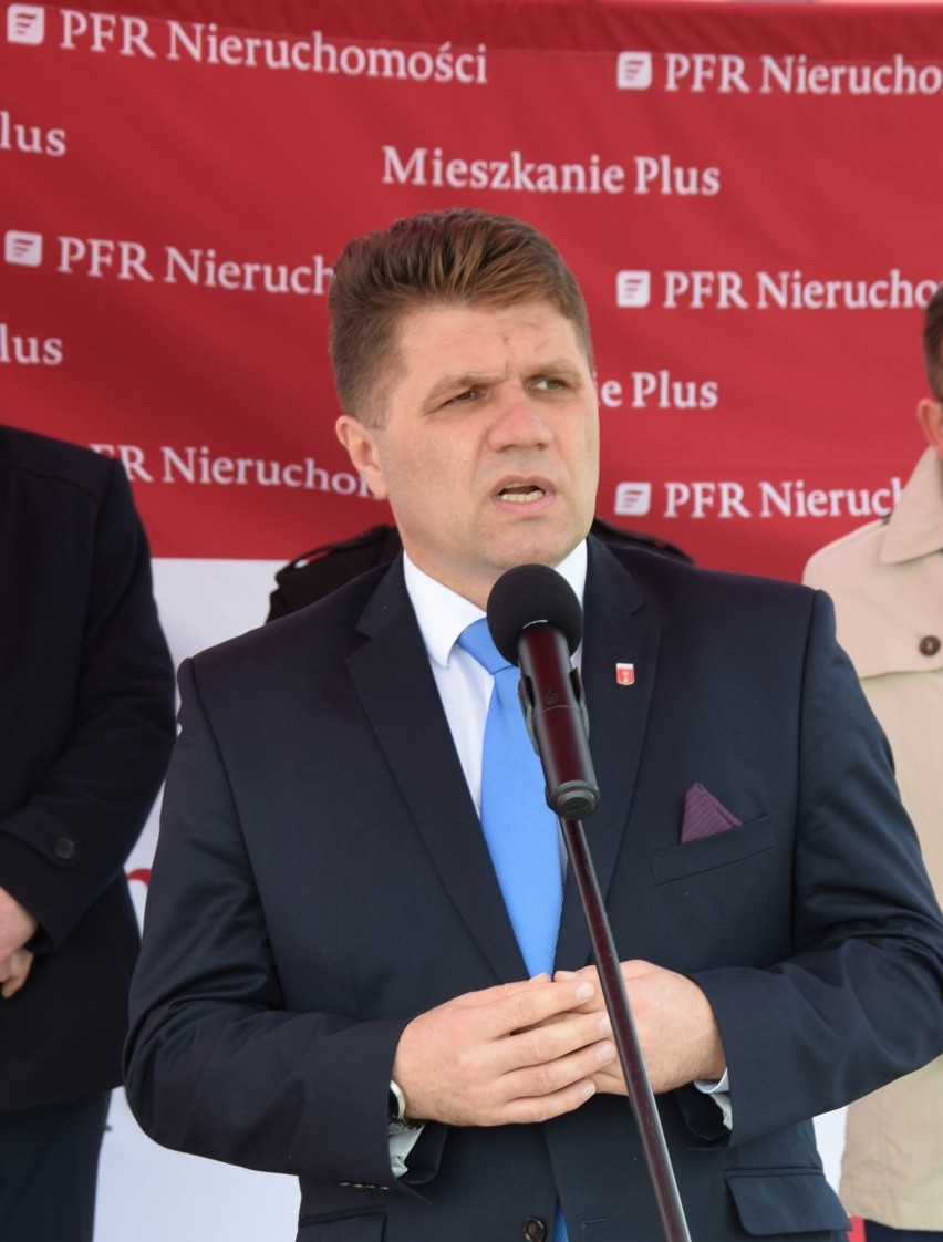 O tym, że budowa mieszkań jest przesądzona, mówiono na konferencji, którą zorganizowano w marcu 2019 r. u zbiegu ulic Sadowej i Agrestowej