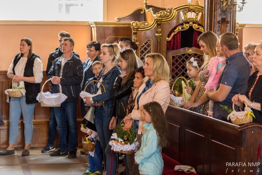 Błogosławieństwo pokarmów w parafii pw. NMP Królowej Polski w Ostrowie Wielkopolskim