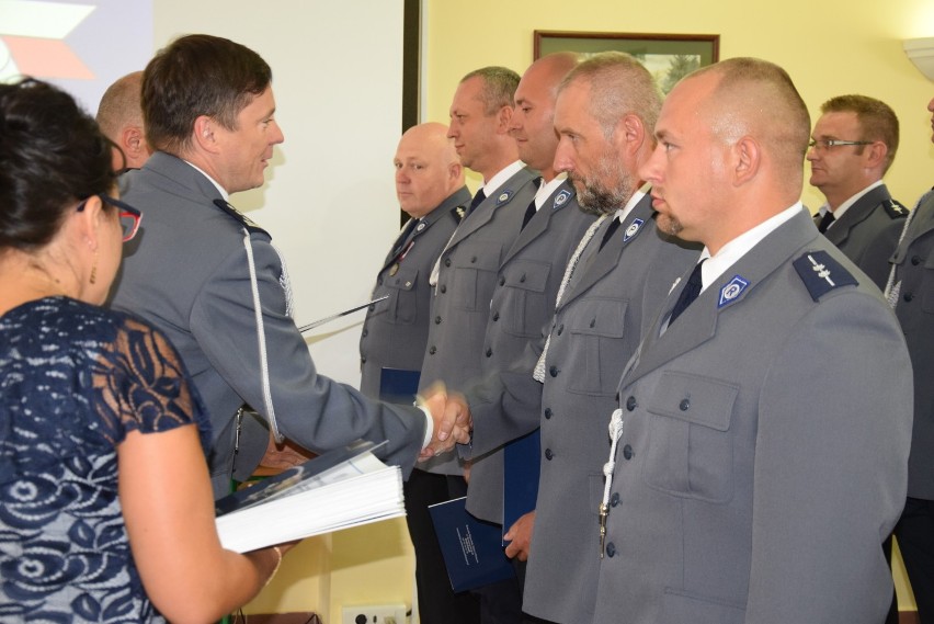 Święto Policji w Pleszewie. Był uroczysty apel, odznaczenia oraz awanse