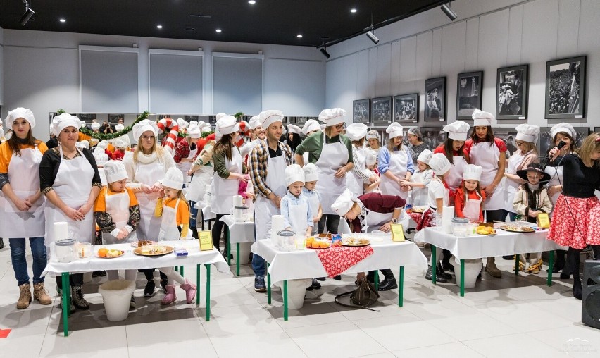 Fantastyczne gotowanie w Ostrowieckim Browarze Kultury. Najmłodsi Ostrowczanie przygotowywali świąteczne dania. Zobacz zdjęcia
