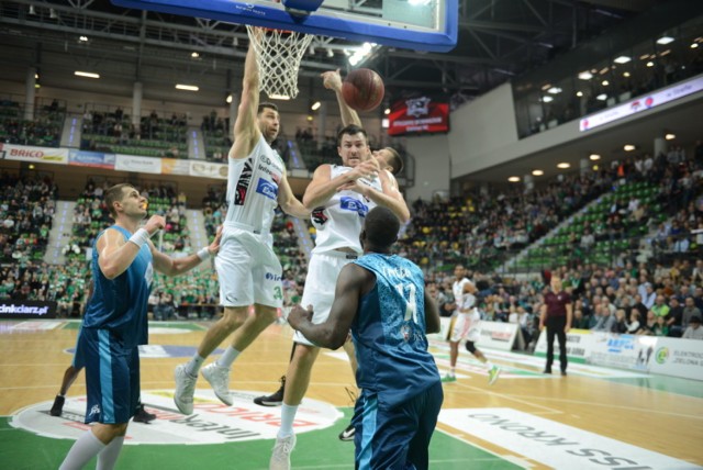 Koszykarze Stelmetu BC Zielona Góra przed własną publicznością pokonali Polski Cukier Toruń 83:67.