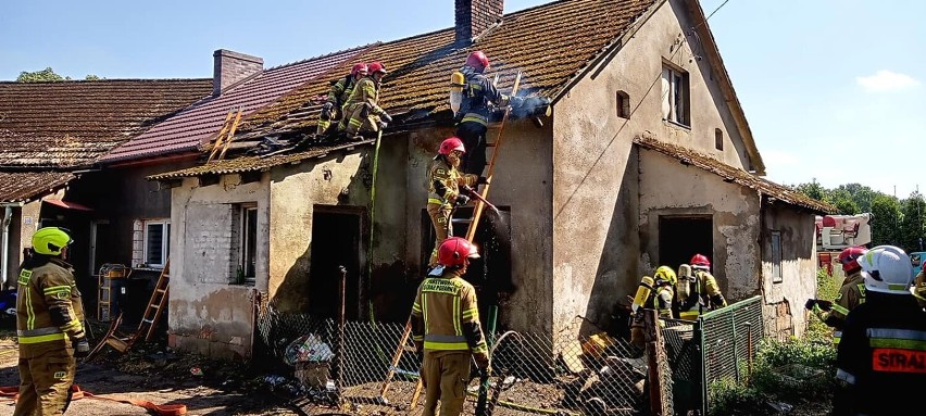 Pożar w Mostach. Strażacy z Goleniowa w akcji